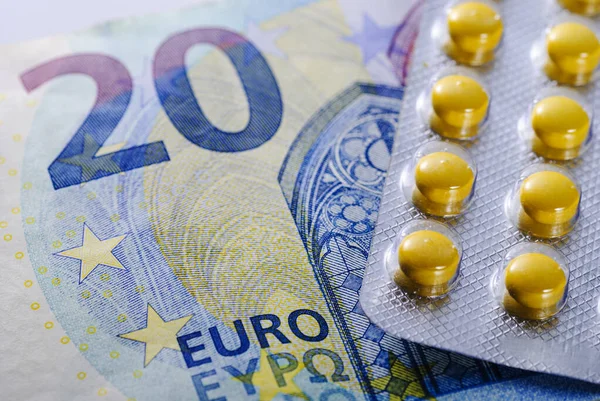 Förseglade Blisterförpackning Med Piller Euro Sedel Ett Koncept Kusten Behandling — Stockfoto