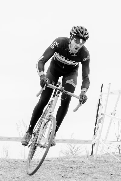 Cyclocross Rider w konkurencji — Zdjęcie stockowe