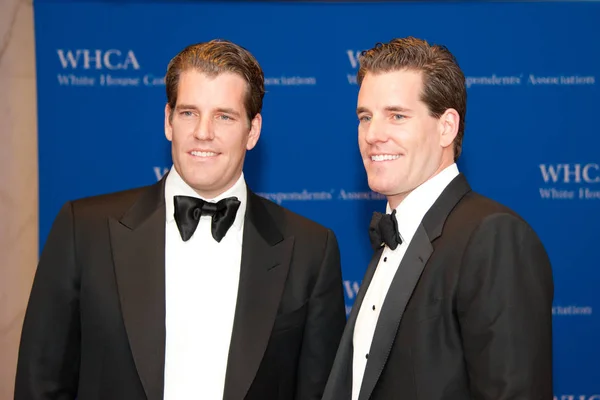 Girişimciler Cameron Winklevoss, Tyler Winklevoss
