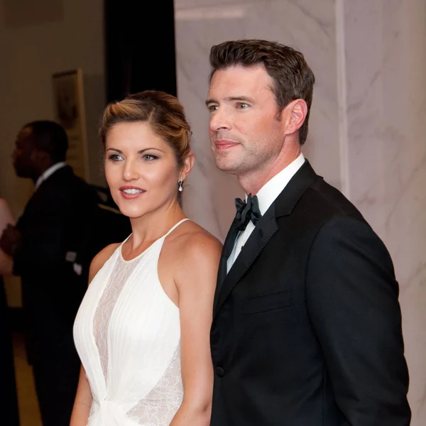 Scott Foley, Marika Domincyk — Stockfoto