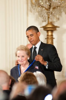 Eski Dışişleri Bakanı Madeline Albright