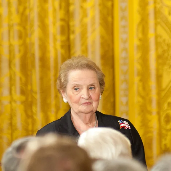 Eski Dışişleri Bakanı Madeline Albright