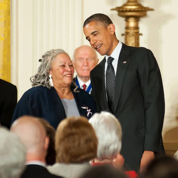 Autor Toni Morrison e Presidente Barack Obama — Fotografia de Stock