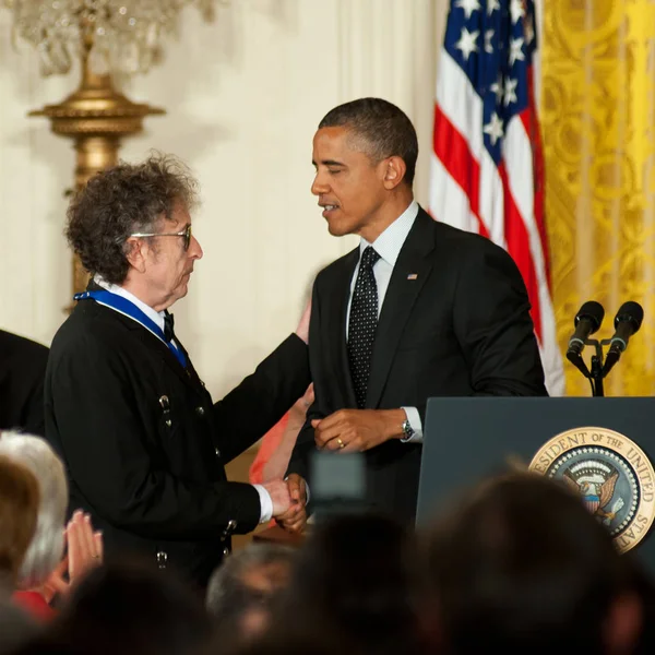 Sänger Bob Dylan und Präsident Barack Obama — Stockfoto