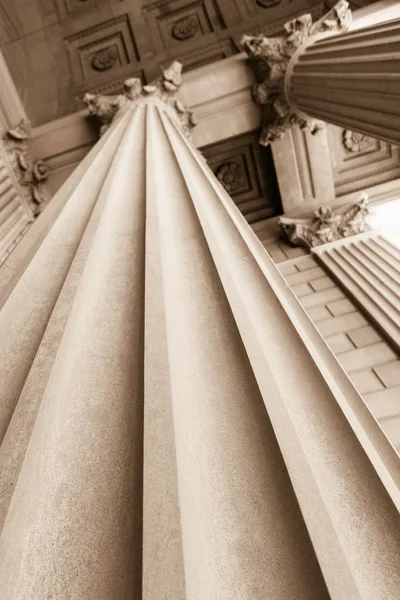Columna arquitectónica en Sepia —  Fotos de Stock
