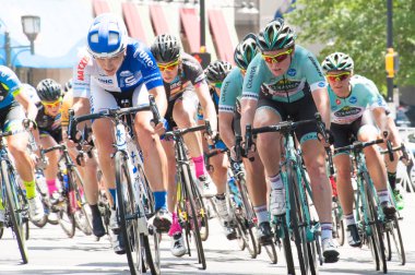 Bisikletçiler yarış rekabet