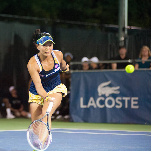 теннисистка Риса Одзаки
