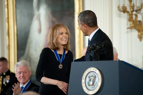 Gloria Steinem ve Başkan Barack Obama