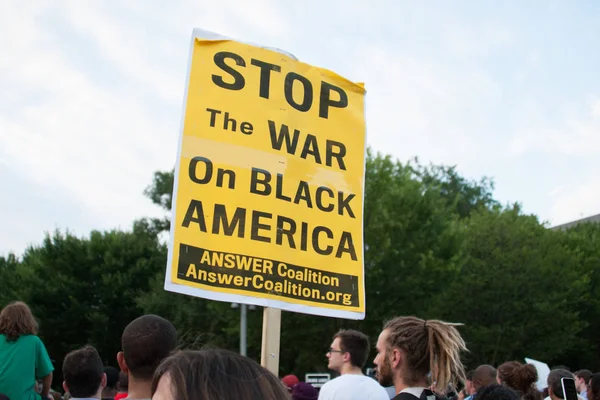 Marschera mot polisbrutalitet och rasism — Stockfoto