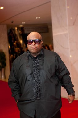 şarkıcı Cee Lo yeşil