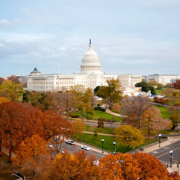 Capitolio de Estados Unidos en otoño — Foto de Stock