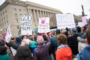 Protestocular, Trump açılışı