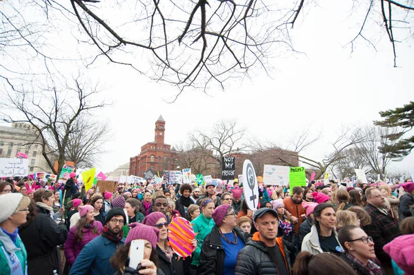 Başkan Trump karşı ralli