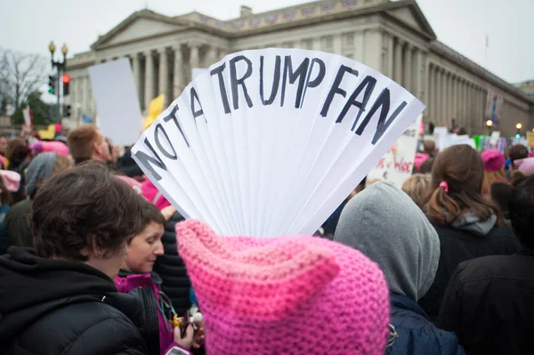 Anti-Trump Sign at Rally — Stock Photo, Image