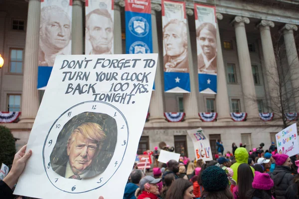 Anti-Trump teken bij Rally — Stockfoto