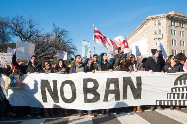 Protestocular karşı Başkan koz