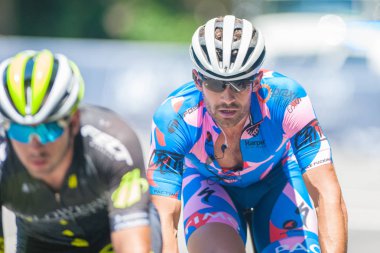 Yarışmada elit erkek bisikletçi