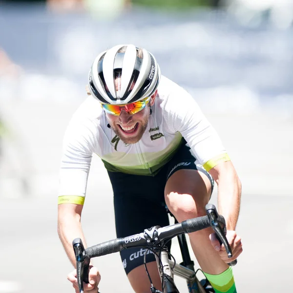 Elite male cyclist in competition — Stock Photo, Image