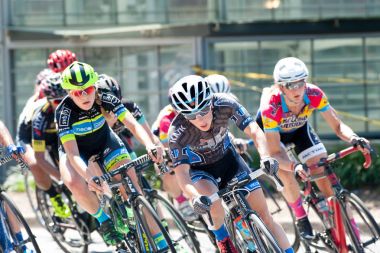 Elit kadın bisikletçiler