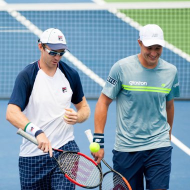 Profesyonel tenis oyuncular Henri Kontinen ve John eş