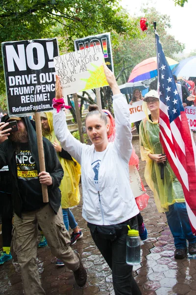Mart ayında beyaz üstünlüğü yüzleşmek için katılımcılar