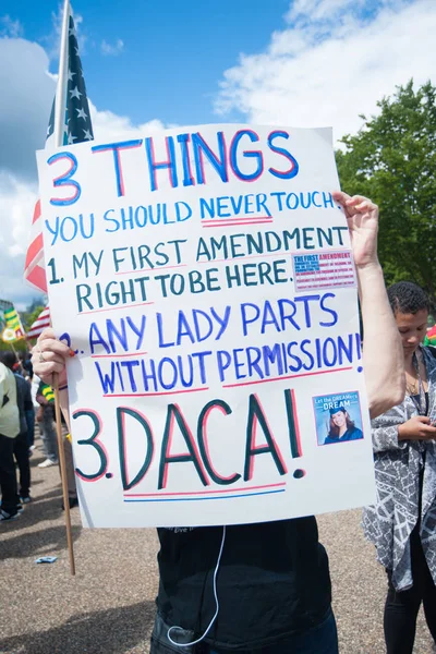 Protestando o fim da DACA — Fotografia de Stock