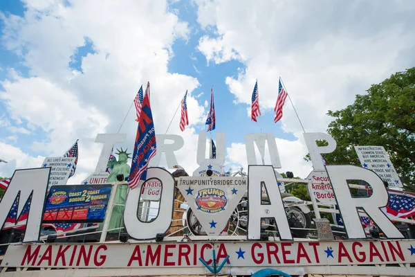 The Mother of All Rallies — Stock Photo, Image