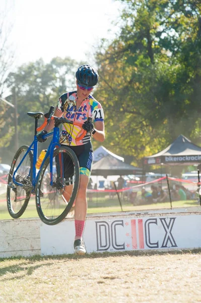 Fietser in Cyclocross competitie — Stockfoto