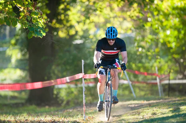 Cyclocross Racer in Compeition — Stock fotografie