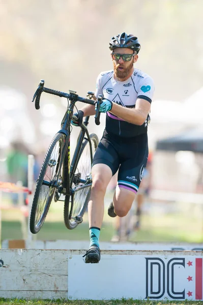 Ciclocross Racer in Competizione — Foto Stock