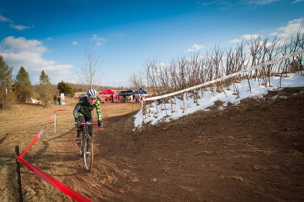 Haymarket Aralık 10 A bisikletçi üzerinde 10 Aralık 2017 Haymarket, Virginia, ABD Bikeneticx cyclocross olay rekabet