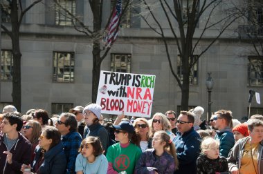 Bir katılımcı Our Lives, bir protesto tarafından öğrenciler için silah kontrolü, için Mart ayında 24 Mart 2018 yılında Washington Dc üzerinde bir işaret tutan 