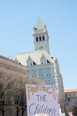 Bir katılımcı Our Lives, bir protesto tarafından öğrenciler için silah kontrolü, için Mart ayında 24 Mart 2018 yılında Washington Dc üzerinde bir işaret tutan 