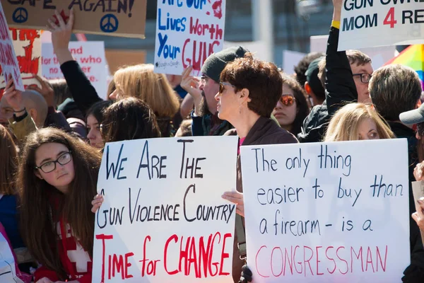 Résztvevők Részére Unk Egy Tiltakozó Diákok Gun Control Márciusban Tart — Stock Fotó