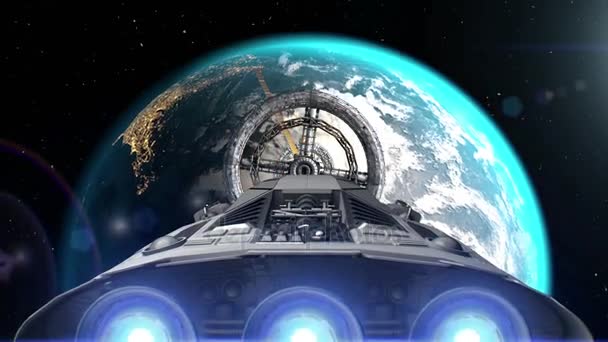 Navires spatiaux volant dans la porte de la station spatiale sur fond de Soleil et la Terre, 3d. Texture de la Terre a été créé dans l'éditeur graphique sans photos. Le modèle des lumières de la ville fournies par la NASA . — Video