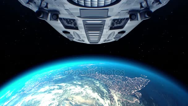 Εξωγήινο διαστημόπλοιο πλησιάζει την γη. Φωτεινό κινητήρες που αναβοσβήνει, 3d animation. Υφή του γη δημιουργήθηκε σε επεξεργαστή γραφικών χωρίς φωτογραφίες και άλλες εικόνες. Το μοτίβο του τα φώτα της πόλης επιπλωμένα από τη Nasa — Αρχείο Βίντεο