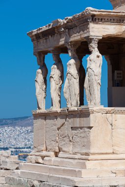 karyatidlerin verandası