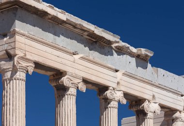 İyonik sütun Erechtheion