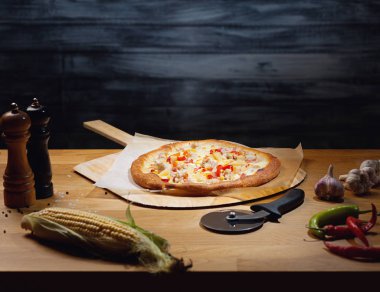 Ev yapımı pizza ile pişirme artalanları
