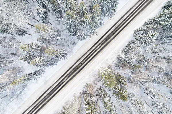 Vue Aérienne De La Route Dans La Forêt D'hiver — Photo