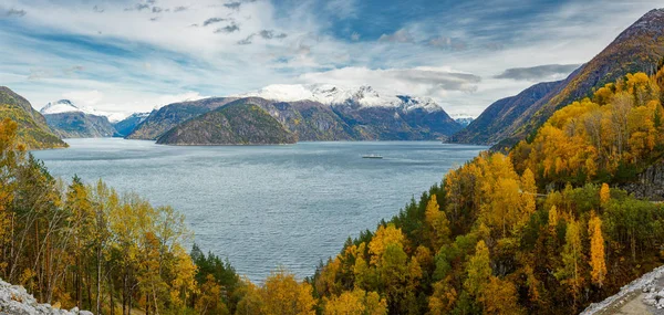 Норвезька-фіорд краєвид — стокове фото