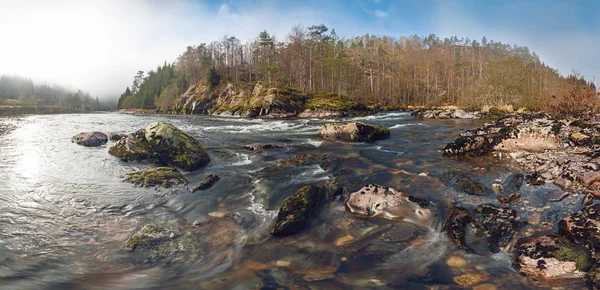 Fiume di montagna norvegese — Foto Stock