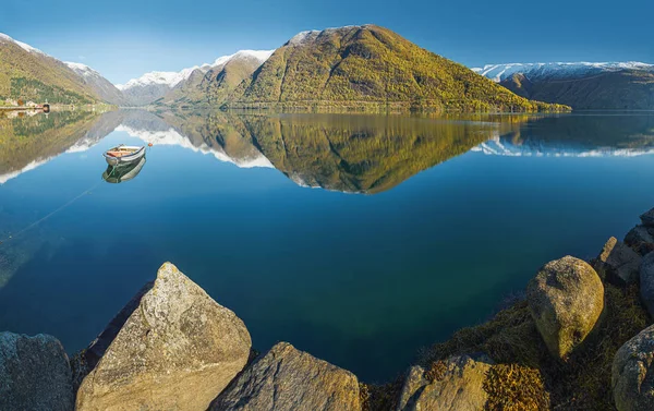 Norwegian fjord landscape — Stock Photo, Image