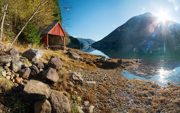 Осенний пейзаж Норвегии — стоковое фото
