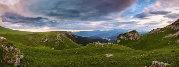 Hermoso valle de montaña — Foto de Stock