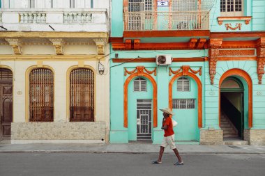 Havana, Küba - 22 Mart 2019: Havana sokaklarında günlük yaşam