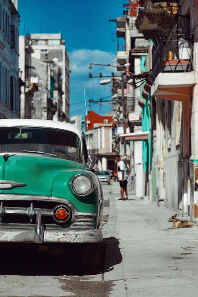 Grünes Retro Auto Auf Der Straße Von Havanna Kuba — Stockfoto