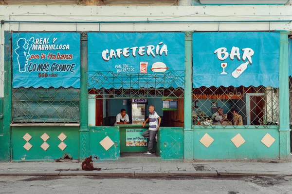 Havana Cuba Março 2019 Fachada Azul Verde Pequeno Bar Café — Fotografia de Stock