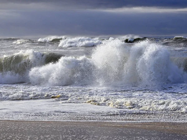 粗糙的海浪 — 图库照片