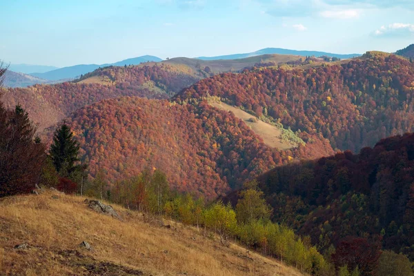 Montañas en la temporada de otoño —  Fotos de Stock